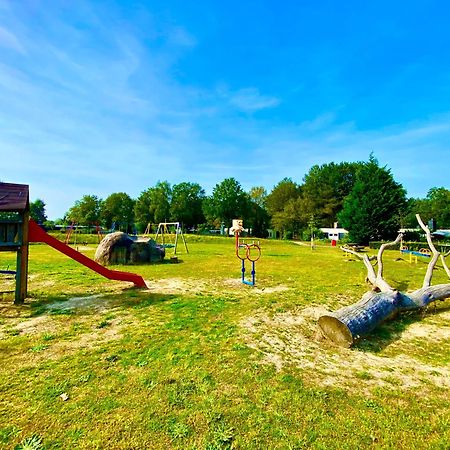 Strandhuisje Ermerzand Buitenkant foto