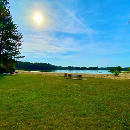 Strandhuisje Ermerzand Buitenkant foto