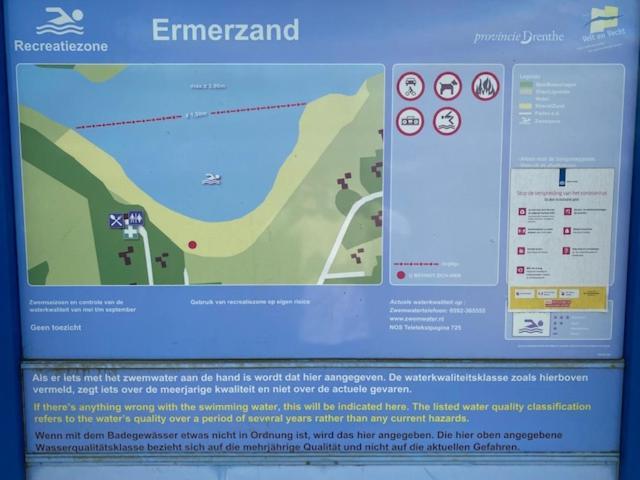 Strandhuisje Ermerzand Buitenkant foto