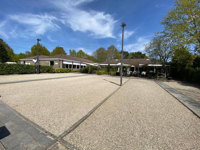 Strandhuisje Ermerzand Buitenkant foto