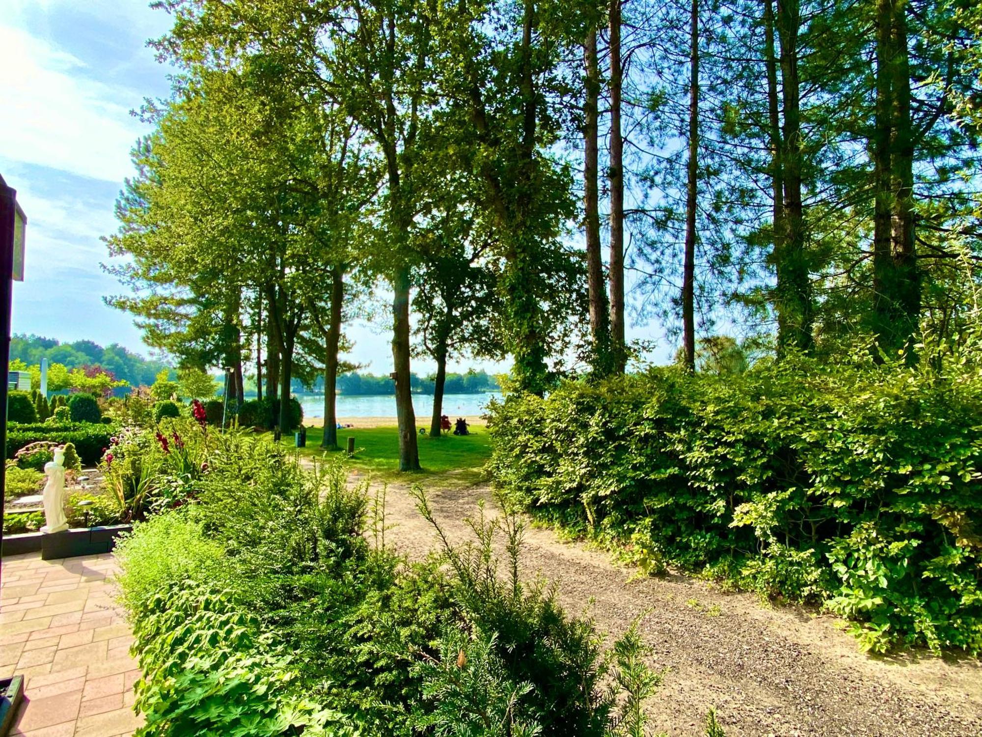 Strandhuisje Ermerzand Buitenkant foto